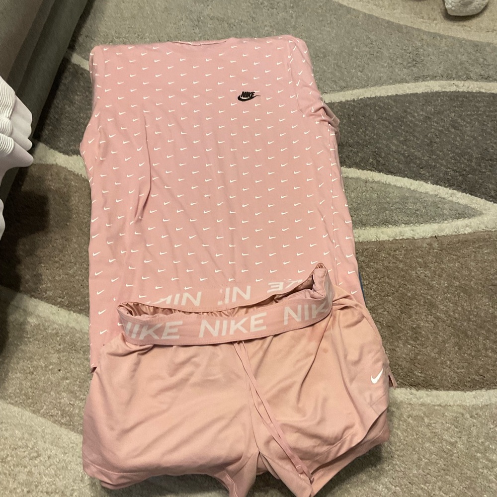 Nike shirt size large Nike shorts size medium
